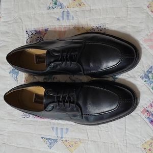 Johnston & Murphy Men’s Black Leather Oxford Dress Shoes